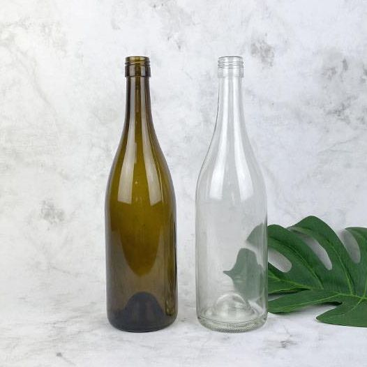 bordowa butelka z zakrętką