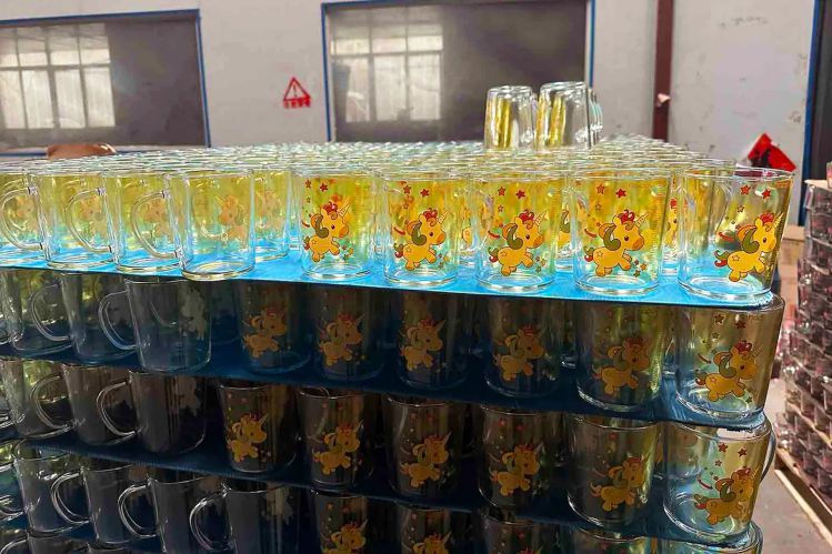 Etykietowanie szklanych butelek